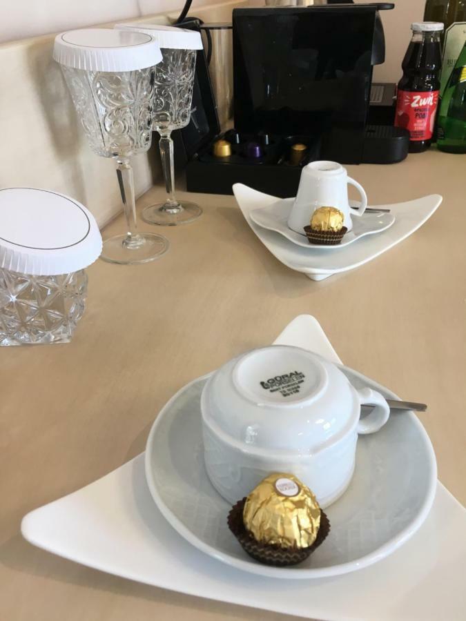 Pela Veranda Exquisite Suites 新马尔马拉斯 外观 照片