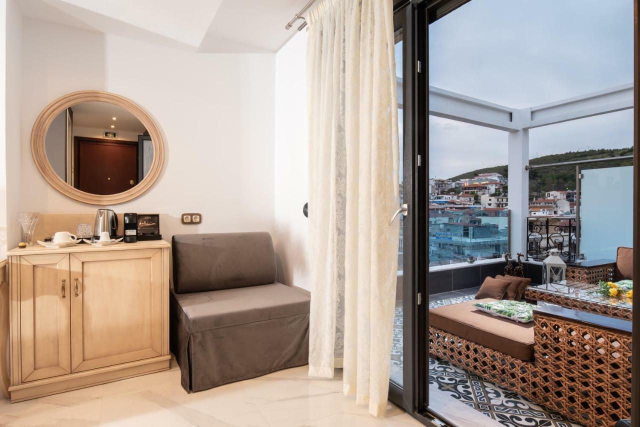 Pela Veranda Exquisite Suites 新马尔马拉斯 外观 照片