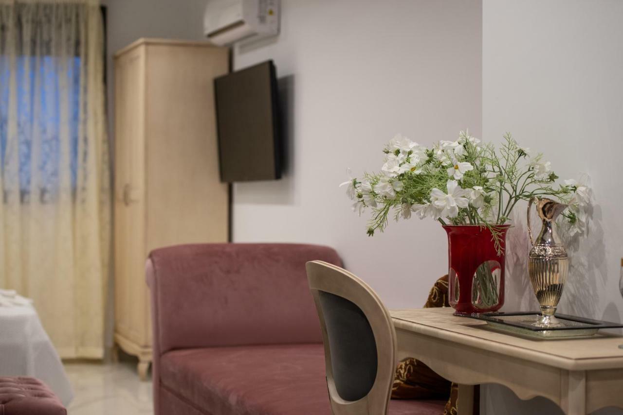 Pela Veranda Exquisite Suites 新马尔马拉斯 外观 照片